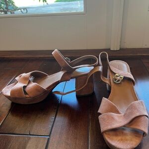 Aerosoles Cosmos Platform Sandal in Blush Suede